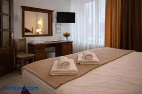 Gusarskiy Hotel and Apartment - Image 2