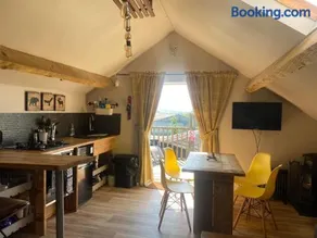 Gracie's Lodge at Woody's Glamping - Image 2