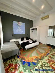 Madison Rooms - Image 5