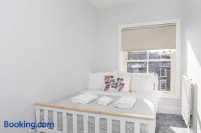 Station view apartment - Image 2