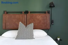 Renovated suite Smart Amenities & Comfort - Image 4