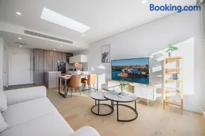 Waterloo 1Br town close to Train Shopping - Image 1