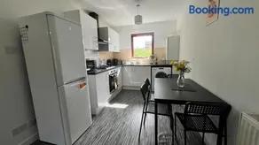 2 Bedroom Apartment in Glasgow City - Image 3