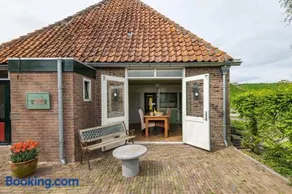 Private Characteristic farmhouse near the lake - Image 1