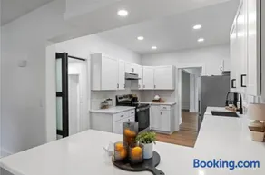 Prime Location! Spacious Family-Friendly Home - Image 2