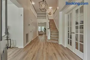 New!4BR with Easy Access to all Woodlands Amenities - Image 3