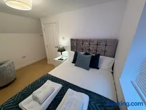 Town centre apartments - Image 5