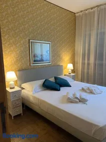 NAUTILUS VISTA MARE MOZZAFIATO a 180 GRADI- POSTO AUTO PRIVATO - 2 CAMERE MATRIMONIALI piu 1 DIVANO - Image 3