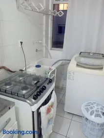 APARTAMENTO 10 min de CRICIUMA em IÇARA-SC - 2 quartos - 3 Ar-Condicionado split - Cozinha equipada - Banheiro - Garagem coberta e Wi-Fi - Anfitriã Superhost no BnB - Image 2
