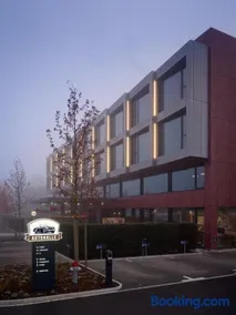 Autohalle Hotel - Image 3