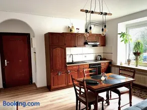 Modern-Vintage Apartment - Image 1