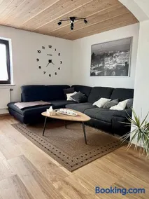 Top Apartment mit Parkplatz & viel Platz - Image 3