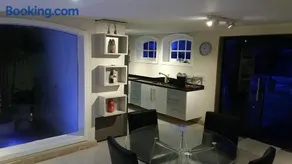 Perohouse - Image 5