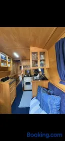 Waterway retreat - Image 1