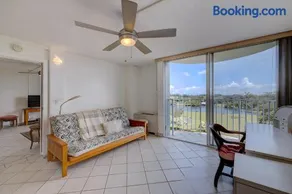 Hilo Lagoon Center By Chase 'N Rainbows - 1 Bedroom Mauna Kea View #911 - Image 1