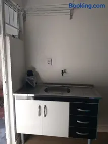 Kitnet espaçosa e bem localizada - Próximo ao lago e centro de eventos - Image 2