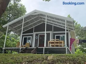 Aore Shores Beachfront Bungalow - Image 2