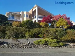 The Shearwater House - Panoramic Ocean View Suites - Image 3