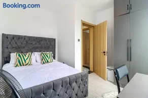 modern serenity suites apartments with swimming pool,modern equipped gym,private parking space, children playing ground, proximity to major shopping malls and unbeatable city views - Image 3
