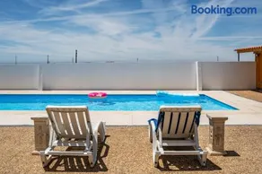 Wake up with the Sea Breeze- House with pool AP1 - Image 3