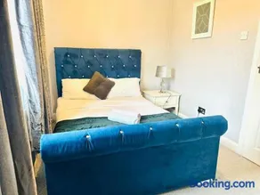 The Esplanade Lodge-Free Parking - Image 5