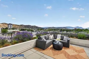 The Traditional A Luxury Terrace Escape that Sleeps 4 - Image 1