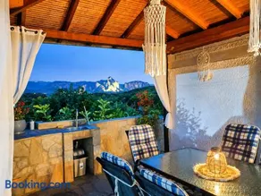 Private Meteora Panorama Garden Villa - Image 3
