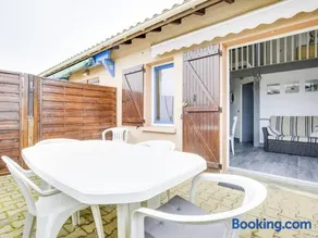 Charmante maison T2 avec mezzanine, terrasse et parking, à 350m de la plage – idéal pour 4 personnes - FR-1-521-51 - Image 2
