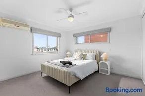 The Geelong Getaway Townhouse - Image 3
