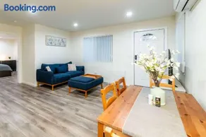 Cozy Glendora Home Walk to Route66 Near Disneyland - Image 4