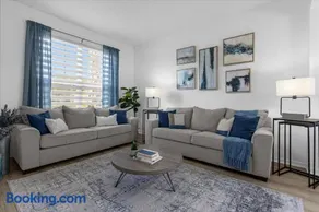 Lake View Vacation Home with Pool and Game Room Near Disney Parks - Image 3