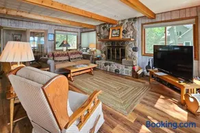Artist's Cove - Image 1