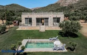 Ole Villas - 2 Bedroom Villa with private Pool, by TK Premium Stays - Image 2
