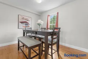 Near YALE - Beautiful Waterfront Townhouse in New Haven - Image 1