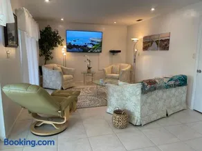 Heated Pool Paradise, Gulf Access, Pet Friendly - Image 2