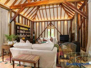 Petworth Barn - Image 5