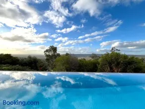 Zig Zag Retreat - Hilltop Home With Stunning Views - Image 3