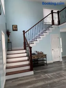 Large 5 Bedroom Home Near Downtown Dalton - Image 5