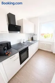 LETA Homes - Charmante FeWo mit sonnigem Balkon - Image 3