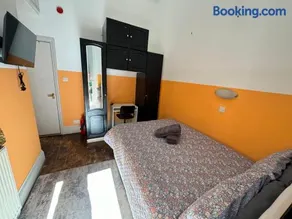 Central, Affordable and fashion flat for 4 people with breakfast close to Notting Hill Zone 1 - Image 5