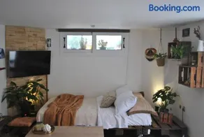 The Hakuna Matata Studio Apartment - Image 3