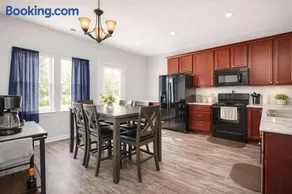 Spacious Family Retreat - Churchill Downs & Downtown - Image 3