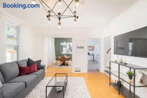 Downtown Walkable - 2 bed 1 bath King Bed - Image 1