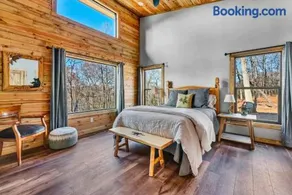 Caribou Cabin at Thunder Bluff - Image 2