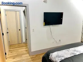 Modern New Studio Cozy&Prime Location - Image 4