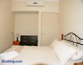Geraldton Luxury Retreat 2 with free Streaming - Image 3