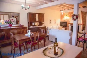 Traditional House in the Centre of Vasiliki - Image 2