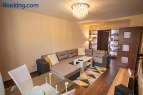 Luxury apartment in city center - Image 3