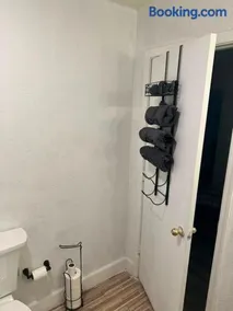 Cozy Tiny Home Minutes from Westgate Glendale - Image 2