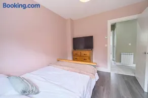 3 Bedroom Duplex Apartment By Travel Lets Short Term Rental Agency Donegal Town - Image 2